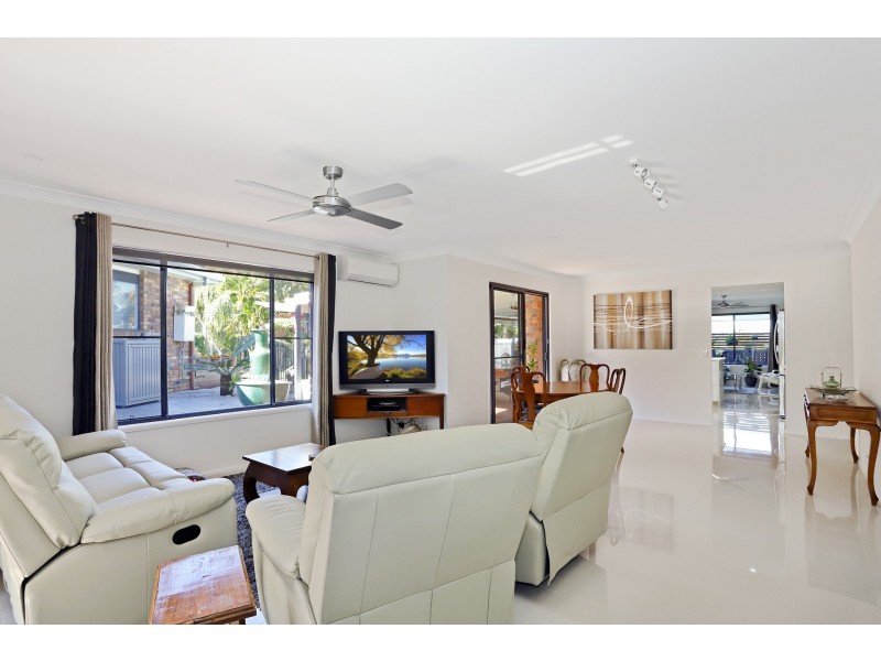 5 Correa Place, Mooloolaba QLD 4557