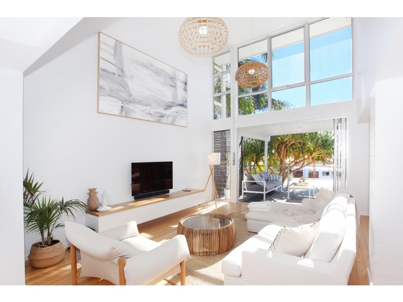 44 Buderim Avenue, Alexandra Headland QLD 4572