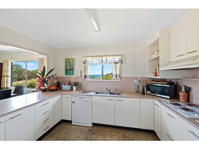 1702 David Low Way, Coolum Beach QLD 4573