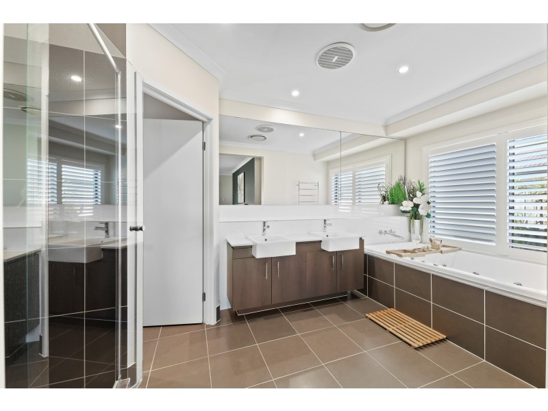 33 Frogmouth Circuit, Mountain Creek QLD 4557