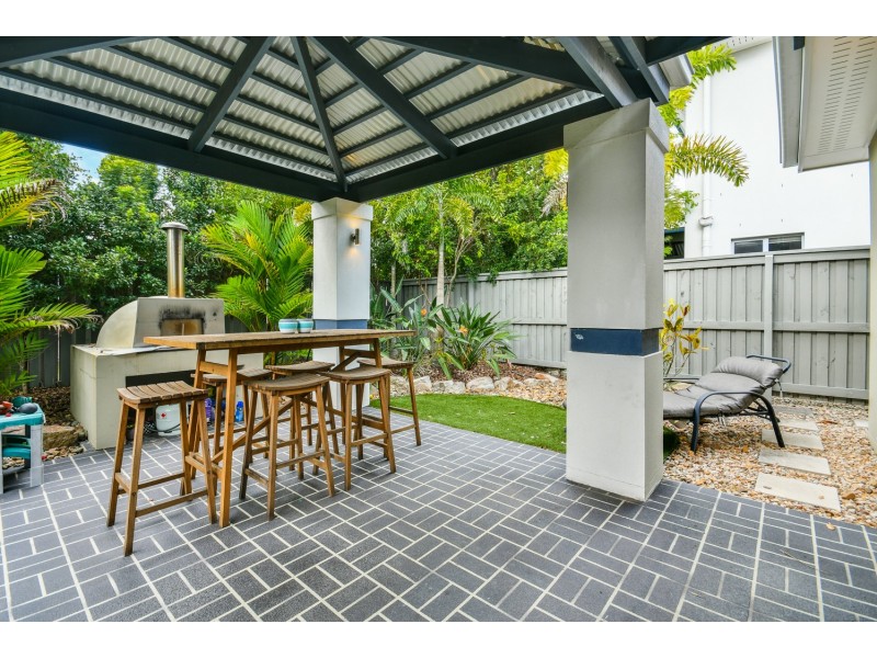 8 Feather Court, Birtinya QLD 4575