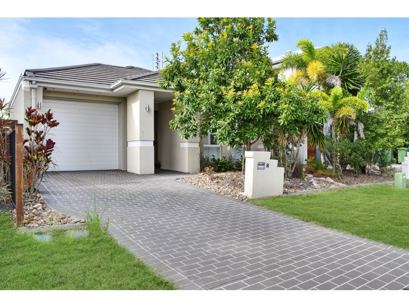 8 Feather Court, Birtinya QLD 4575