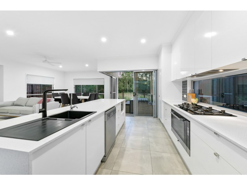 6 Creekside Circuit, Nambour QLD 4560