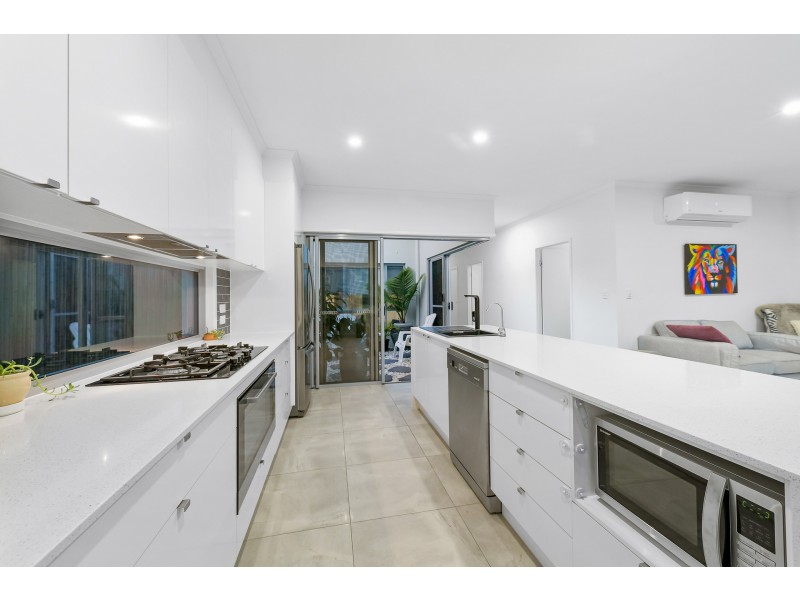 6 Creekside Circuit, Nambour QLD 4560