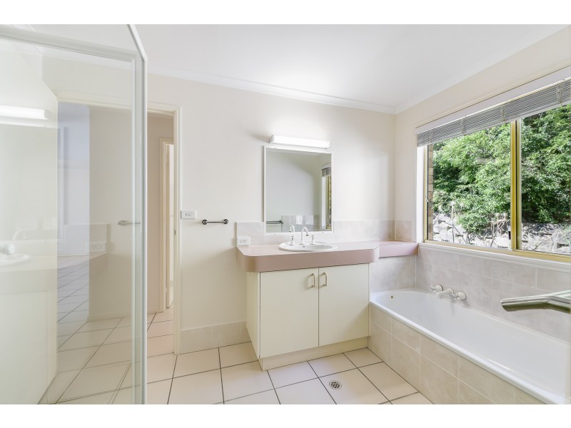 2 McGregor Court, Mooloolah Valley QLD 4553