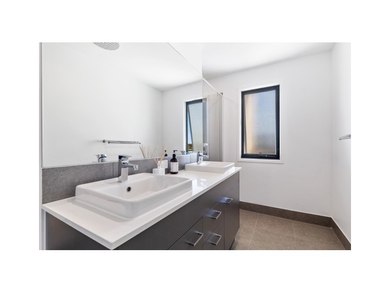 19 Prosperity Drive, Birtinya QLD 4575