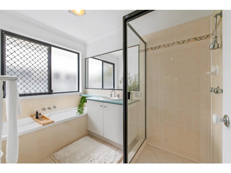 11 Sardinia Place, Parrearra QLD 4575