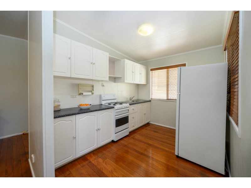 341 Whites Road, Lota QLD 4179