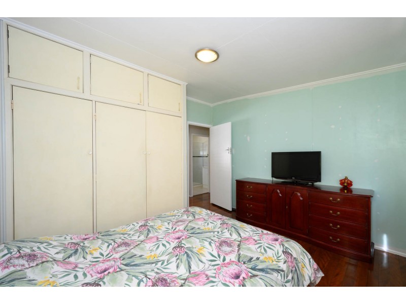 341 Whites Road, Lota QLD 4179