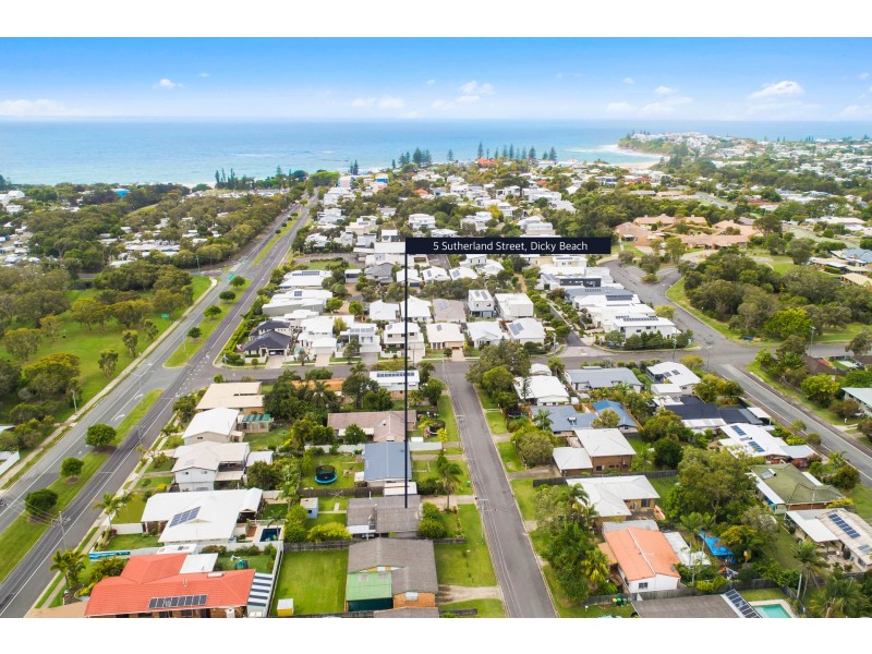 5 Sutherland Street, Dicky Beach QLD 4551