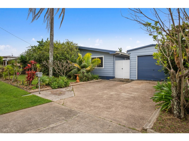5 Sutherland Street, Dicky Beach QLD 4551