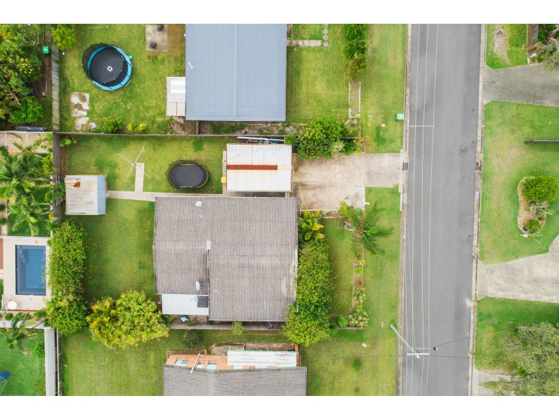 5 Sutherland Street, Dicky Beach QLD 4551