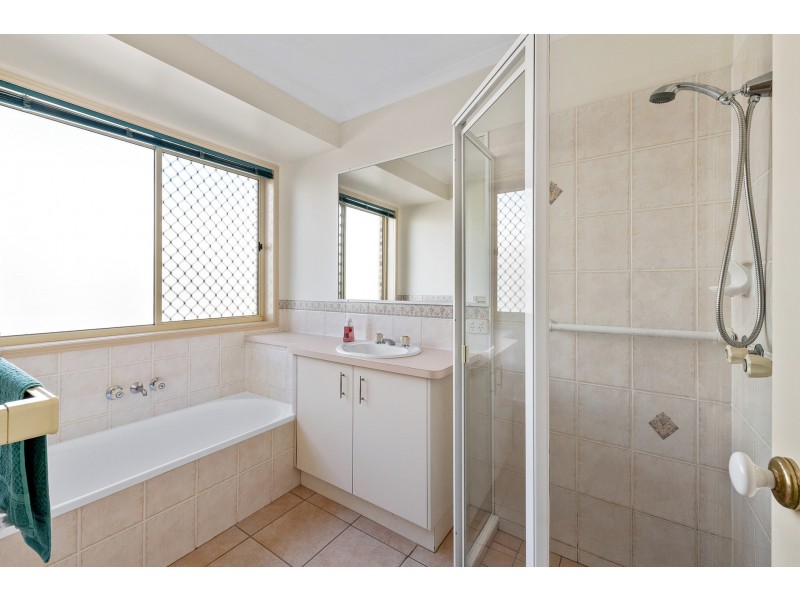 6 Hakea Court, Mountain Creek QLD 4557