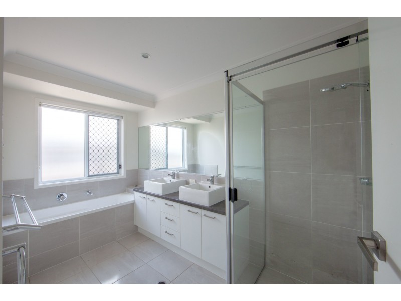 10 Sweetlip Circuit, Mountain Creek QLD 4557