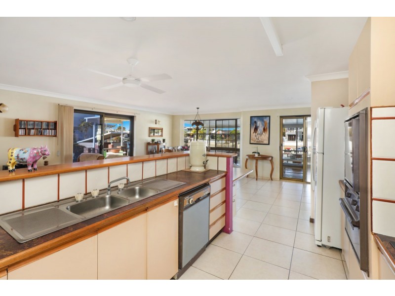 8  Awinya Court, Minyama QLD 4575