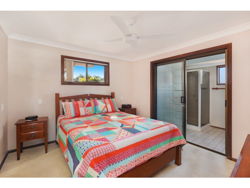 8  Awinya Court, Minyama QLD 4575