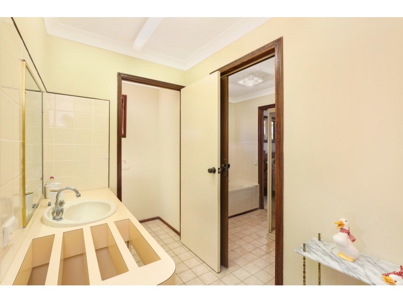 8  Awinya Court, Minyama QLD 4575