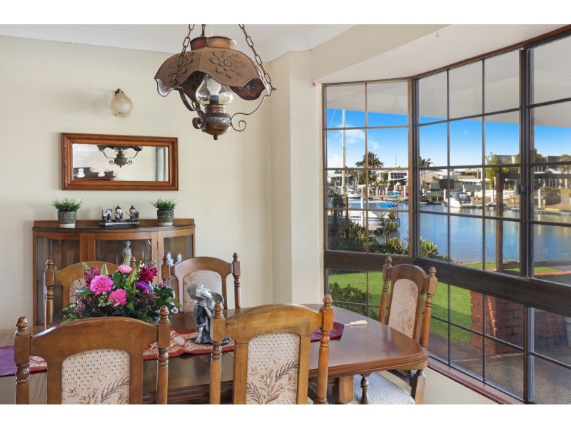 8  Awinya Court, Minyama QLD 4575