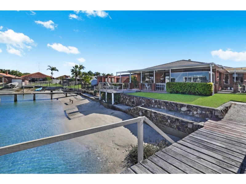 8  Awinya Court, Minyama QLD 4575