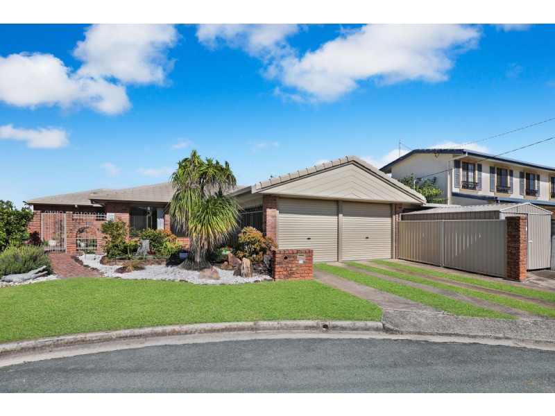 8  Awinya Court, Minyama QLD 4575