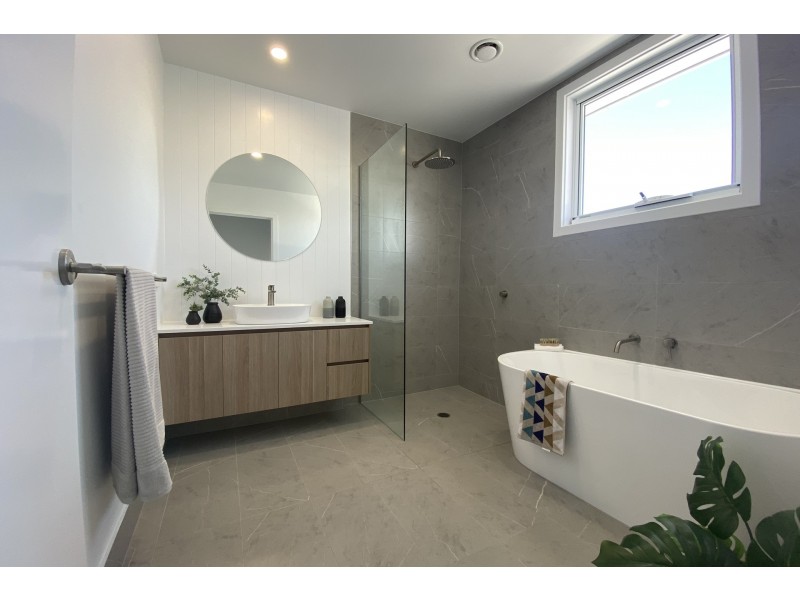 14 Tailslide Crescent, Bokarina QLD 4575