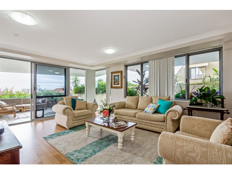 2/32 Saltair Street, Kings Beach QLD 4551