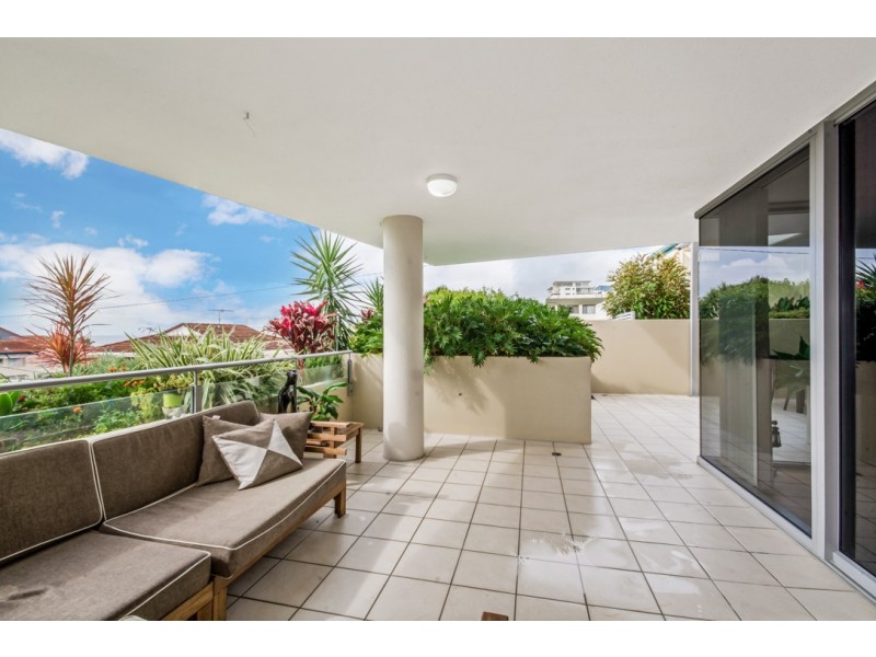 2/32 Saltair Street, Kings Beach QLD 4551