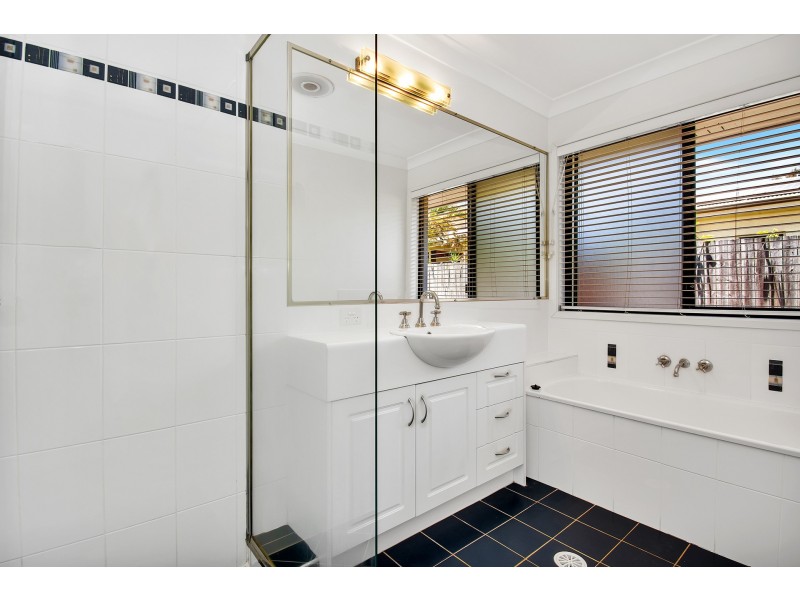 18 High Park Crescent, Little Mountain QLD 4551