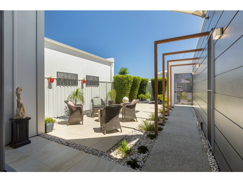 16 Buruwang Street, Birtinya QLD 4575