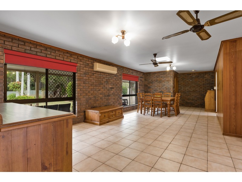 38 Johnston Road, Glass House Mountains QLD 4518