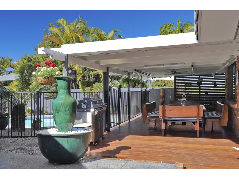 5 Correa Place, Mooloolaba QLD 4557