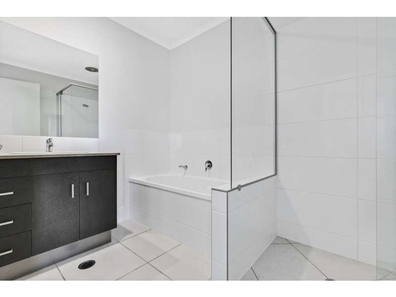 9/11 Crayfish Street, Mountain Creek QLD 4557