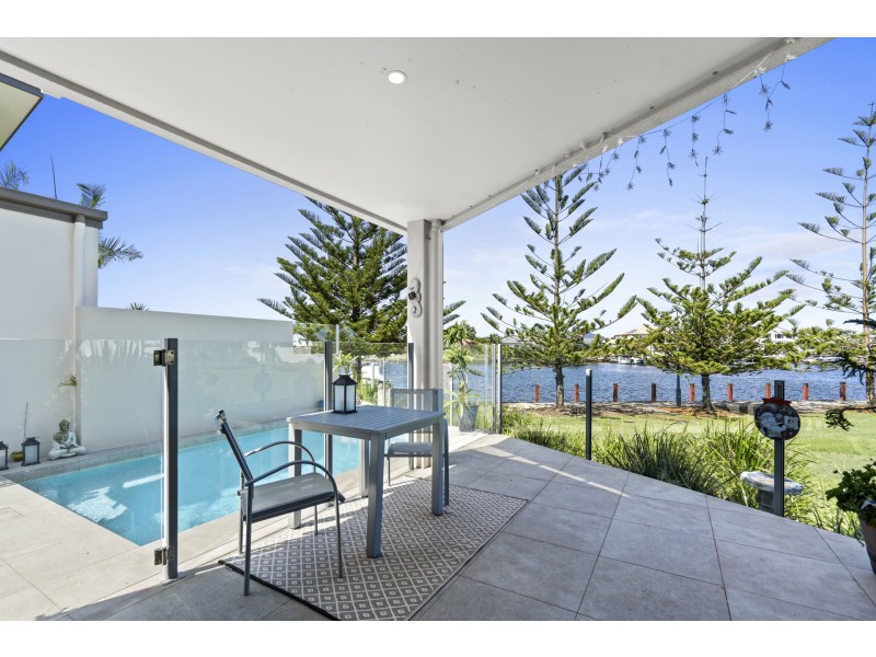 21 Cocos Court, Kawana Island QLD 4575