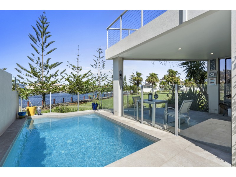 21 Cocos Court, Kawana Island QLD 4575