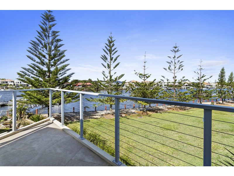 21 Cocos Court, Kawana Island QLD 4575