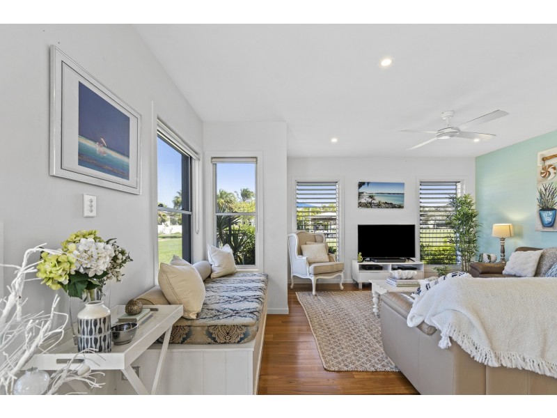 21 Cocos Court, Kawana Island QLD 4575