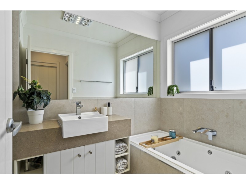 21 Cocos Court, Kawana Island QLD 4575