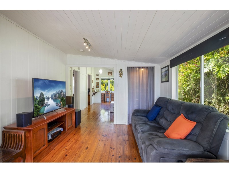 16 Chevallum Road, Palmwoods QLD 4555