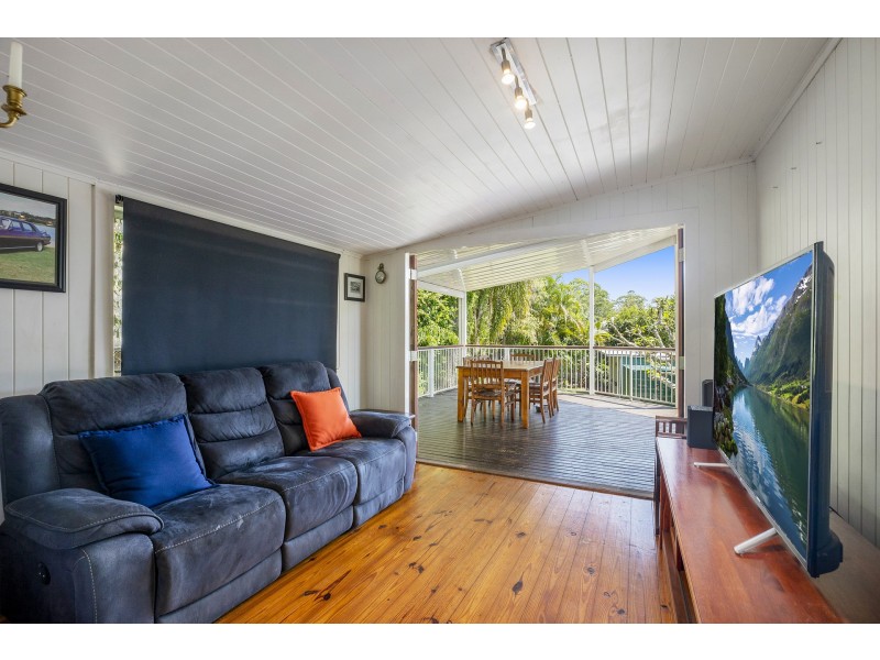 16 Chevallum Road, Palmwoods QLD 4555