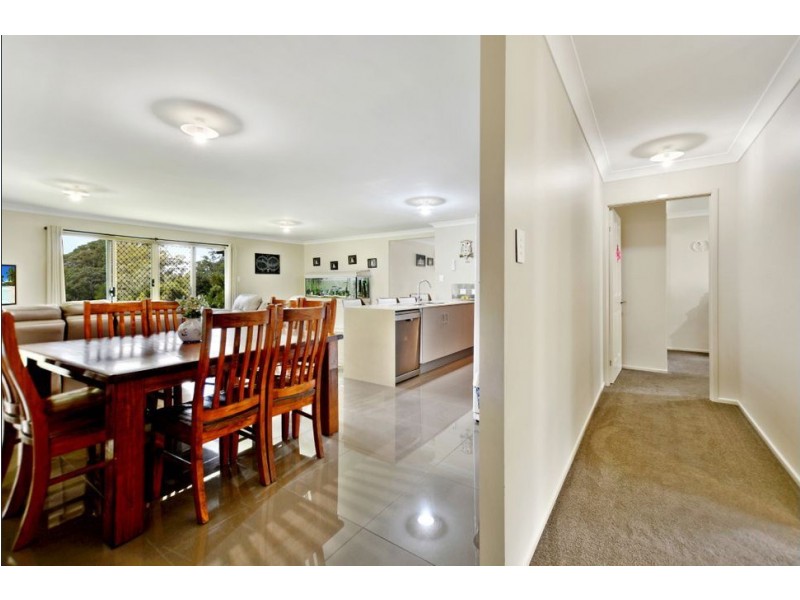 28 The Parkway Place, Mapleton QLD 4560