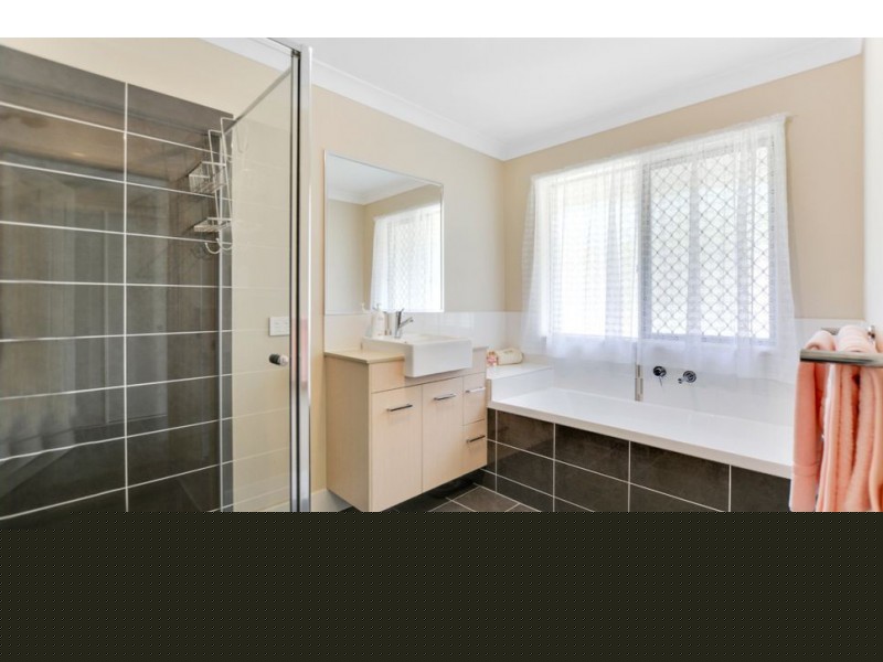 28 The Parkway Place, Mapleton QLD 4560