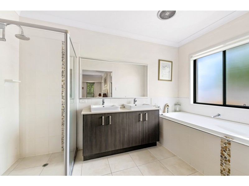 8 Bainbridge Circuit, Sippy Downs QLD 4556