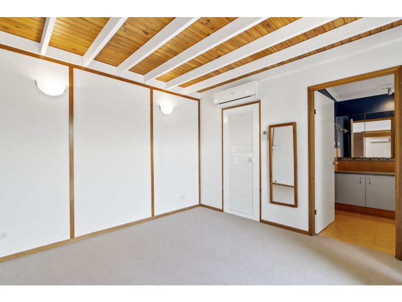 9 Karawatha Drive, Mountain Creek QLD 4557