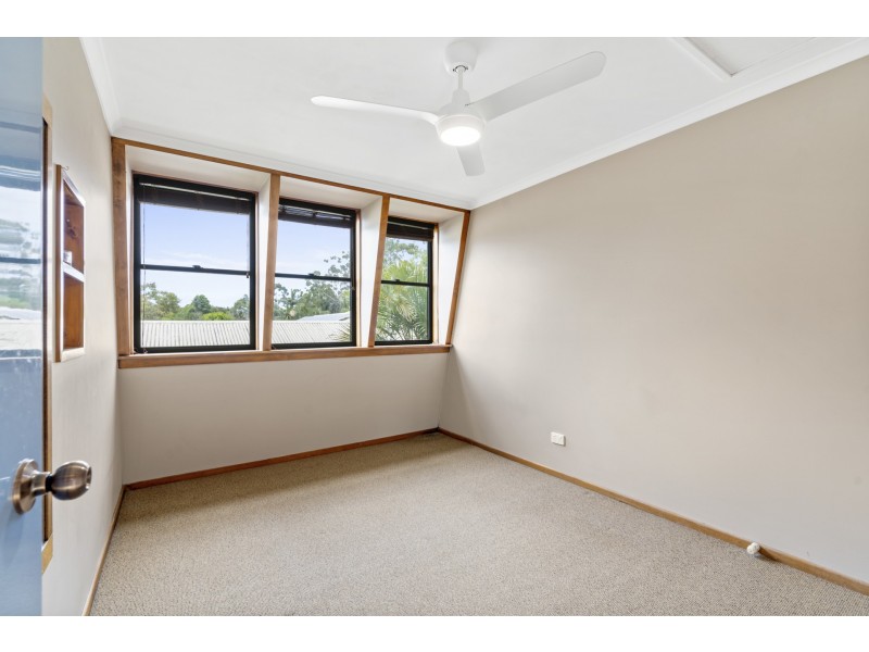 9 Karawatha Drive, Mountain Creek QLD 4557