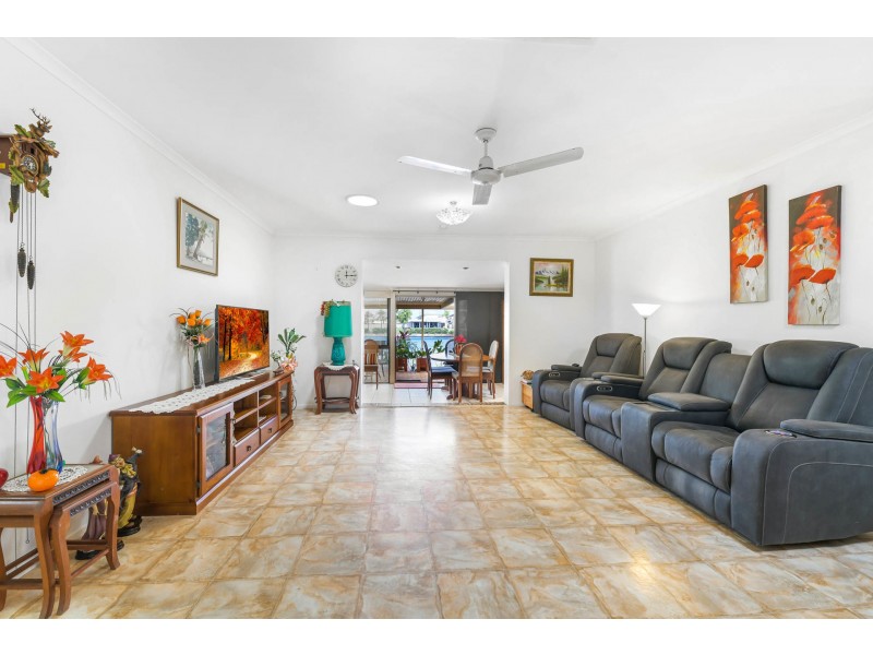 168/2 Melody Court, Warana QLD 4575