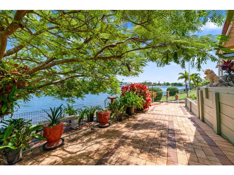 168/2 Melody Court, Warana QLD 4575