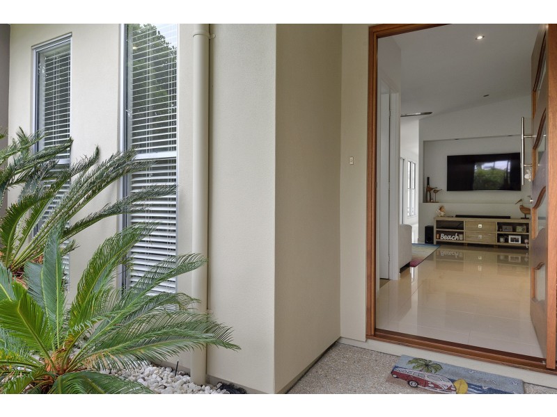 12 Panama Court, Kawana Island QLD 4575