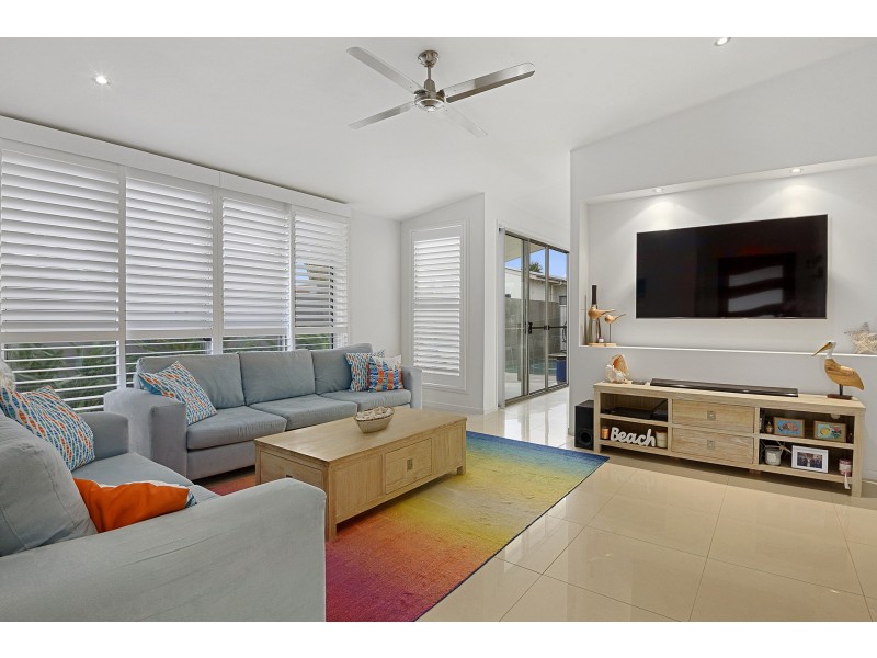 12 Panama Court, Kawana Island QLD 4575