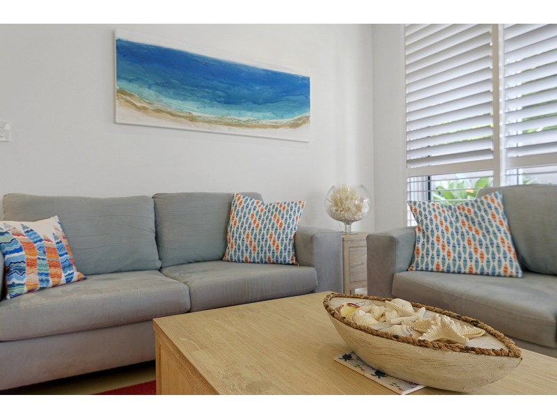 12 Panama Court, Kawana Island QLD 4575