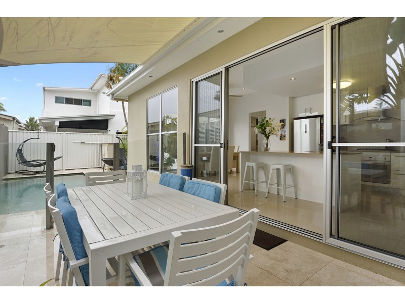 12 Panama Court, Kawana Island QLD 4575